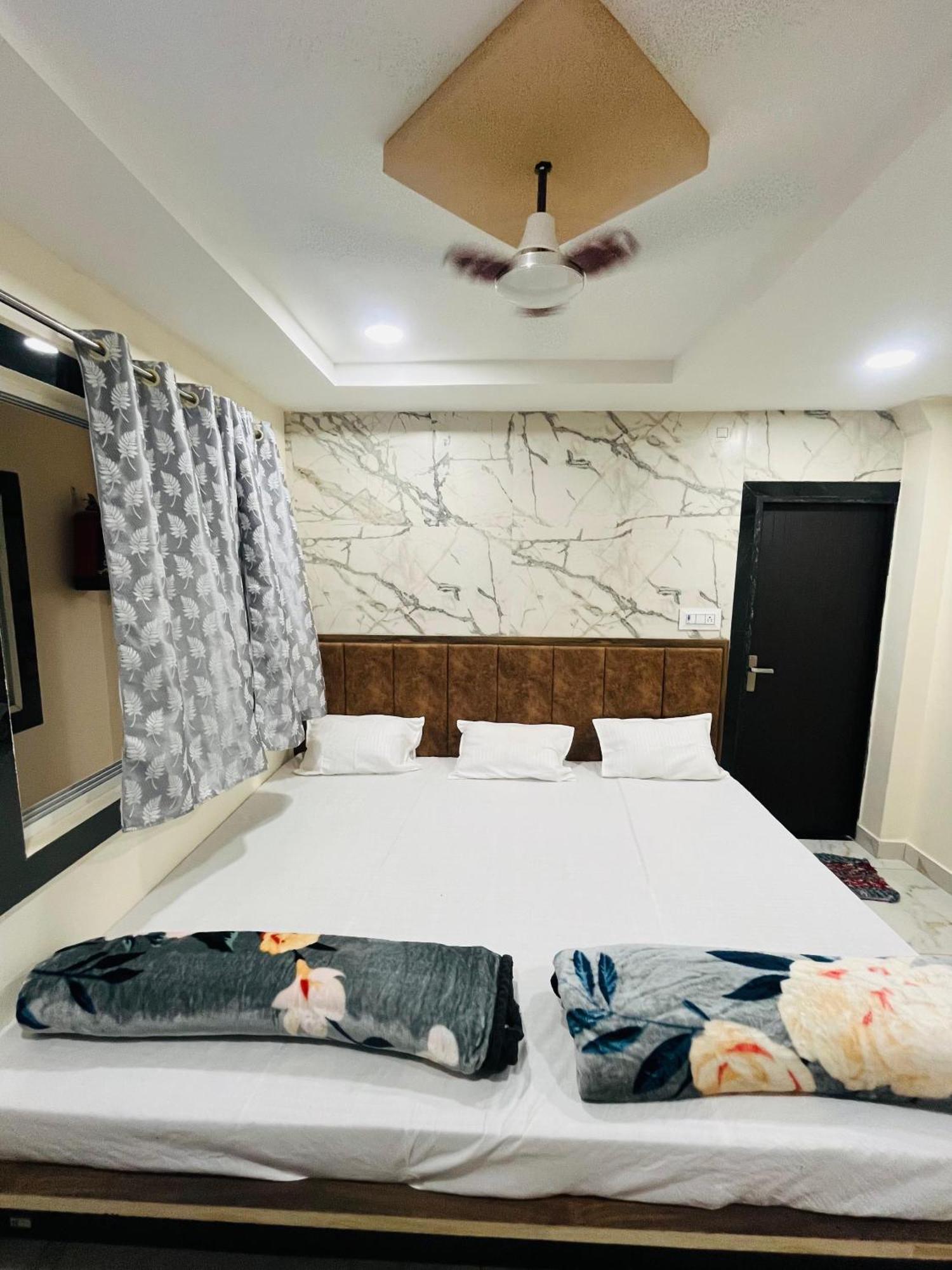 Hotel Sk Tower Ujjain Eksteriør bilde