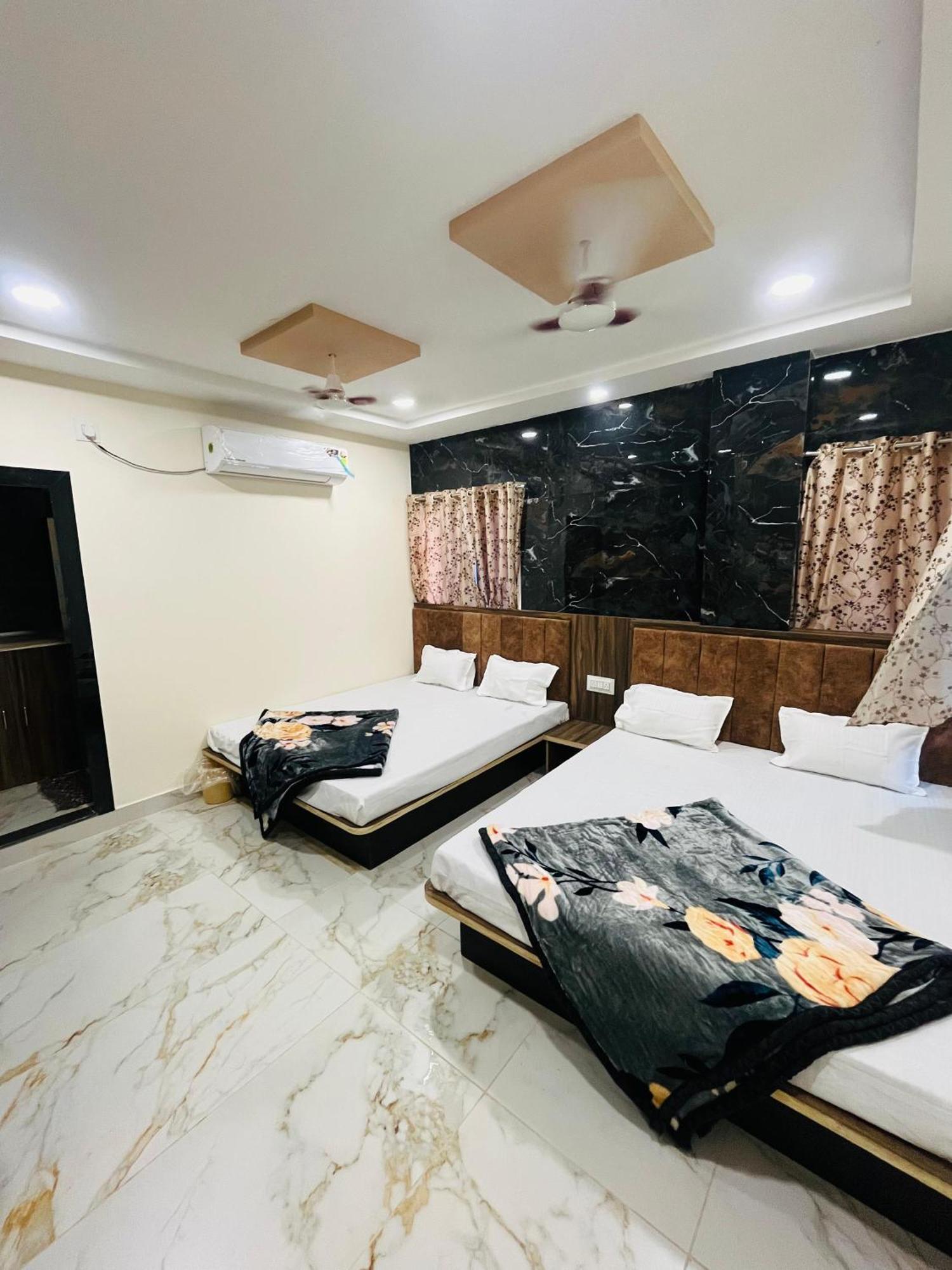Hotel Sk Tower Ujjain Eksteriør bilde