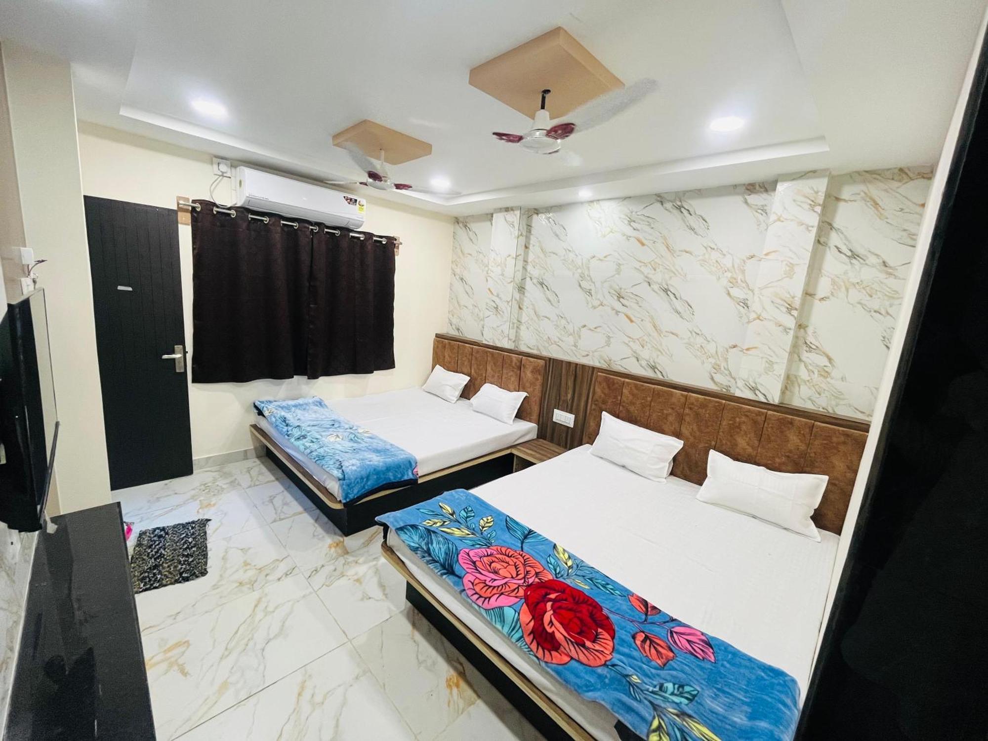 Hotel Sk Tower Ujjain Eksteriør bilde