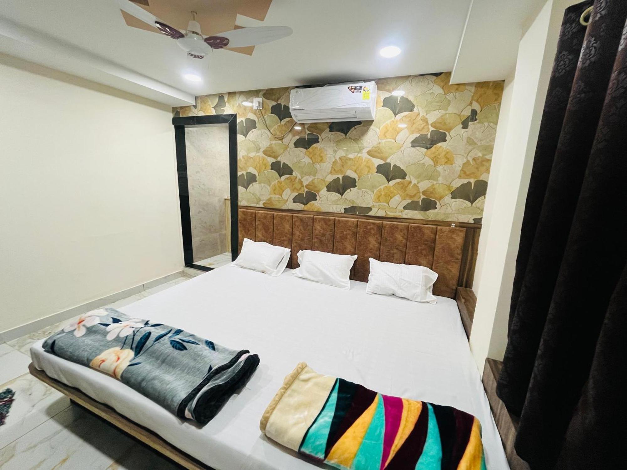 Hotel Sk Tower Ujjain Eksteriør bilde